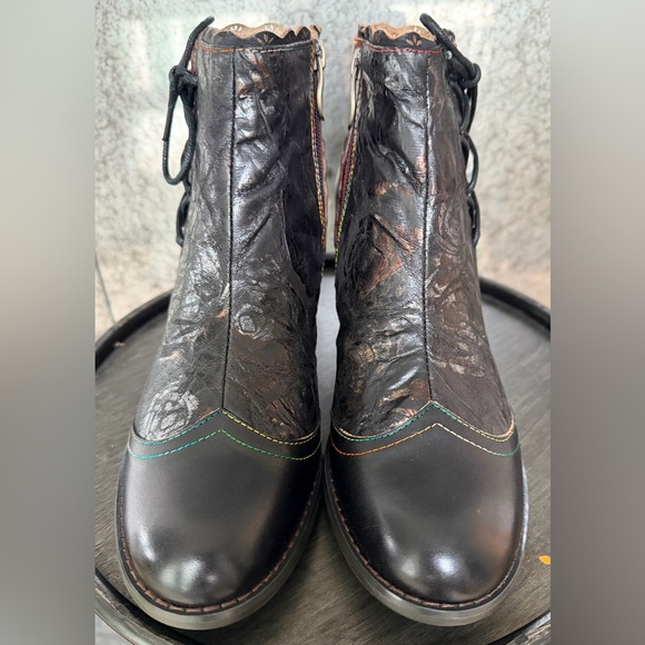 New L' Artiste Stylish Black Lace-Up Booties for Women - Picture 2 of 7